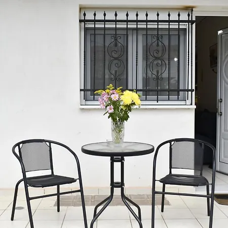 Petit House Under The Rocks Apartment Kalambaka Exterior photo