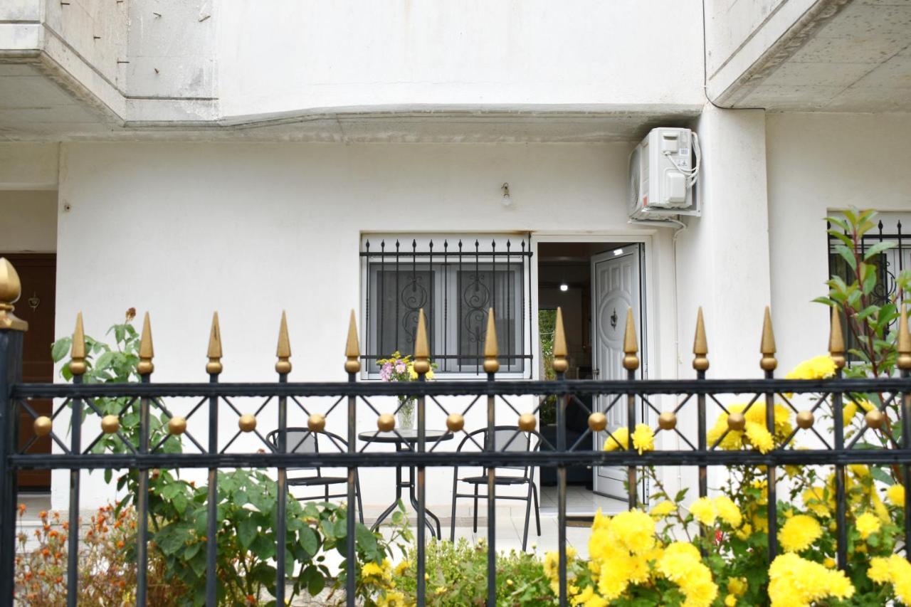 Petit House Under The Rocks Apartment Kalambaka