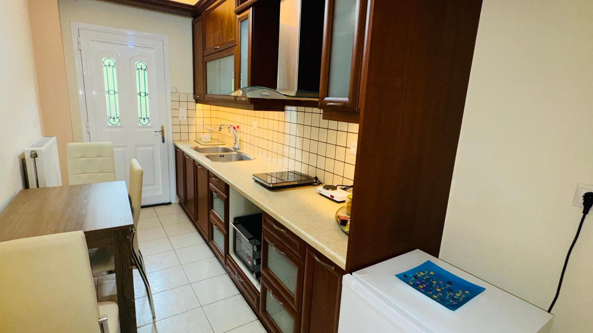 Apartment Petit House Under The Rocks Kalambaka